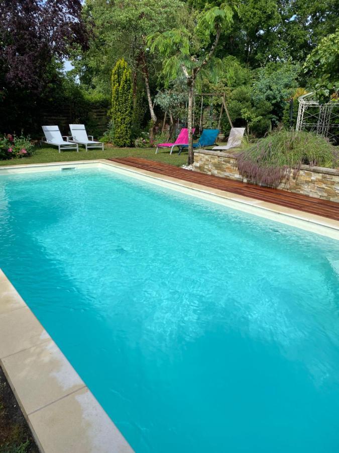 Logis Du Lievre D'Or Bed & Breakfast Montbazon Exterior photo