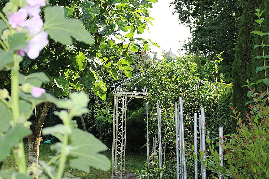 Logis Du Lievre D'Or Bed & Breakfast Montbazon Exterior photo
